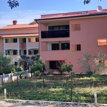 Apartments Marina-Mare Πόρετς Εξωτερικό φωτογραφία