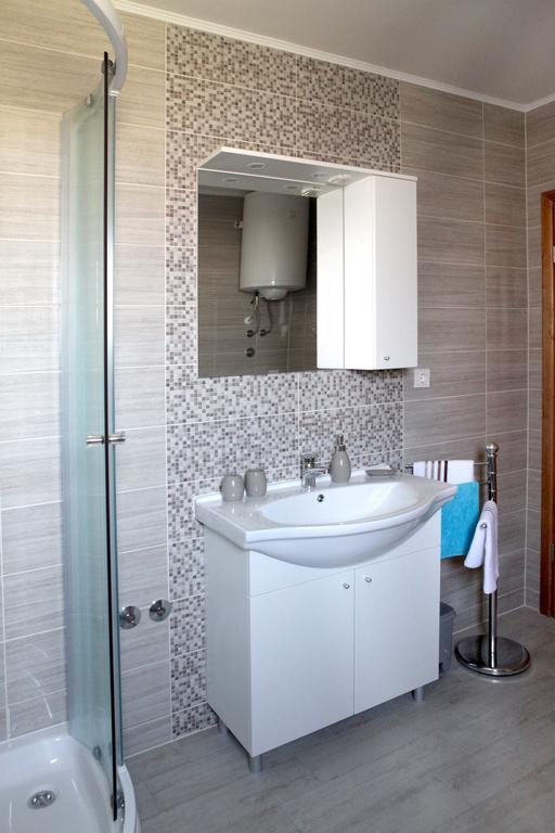Apartments Marina-Mare Πόρετς Εξωτερικό φωτογραφία