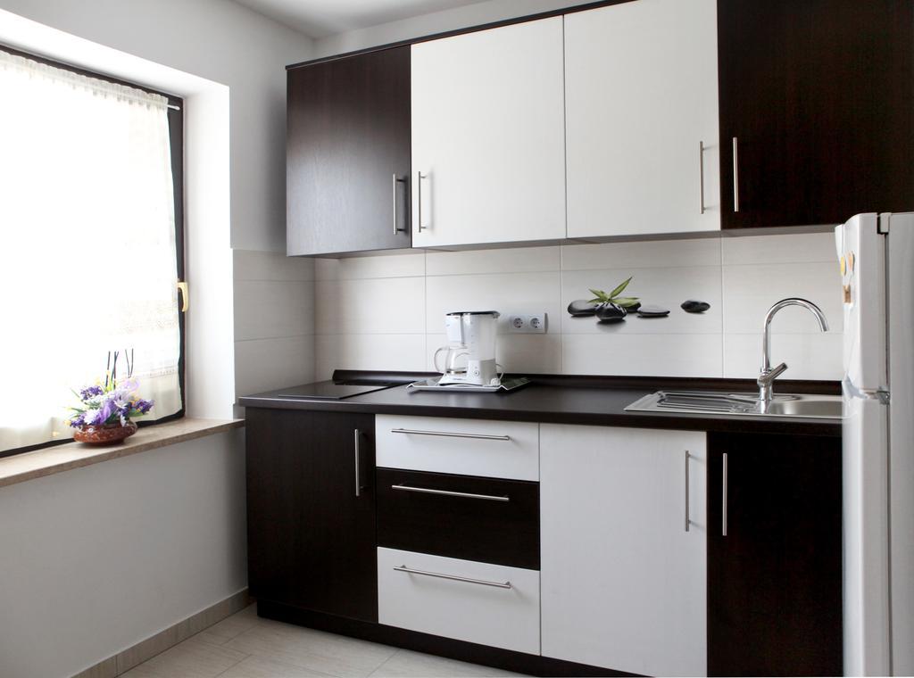Apartments Marina-Mare Πόρετς Εξωτερικό φωτογραφία