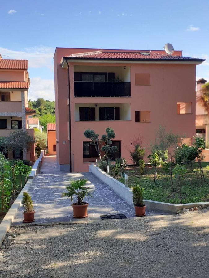 Apartments Marina-Mare Πόρετς Εξωτερικό φωτογραφία