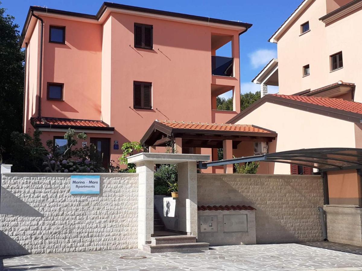 Apartments Marina-Mare Πόρετς Εξωτερικό φωτογραφία